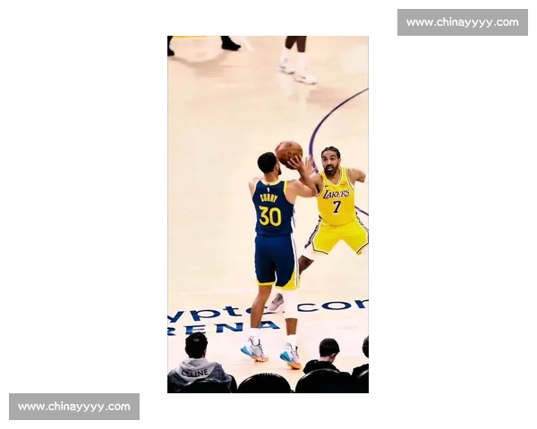 库里的三分弧线：我和搭子的十年青春修行